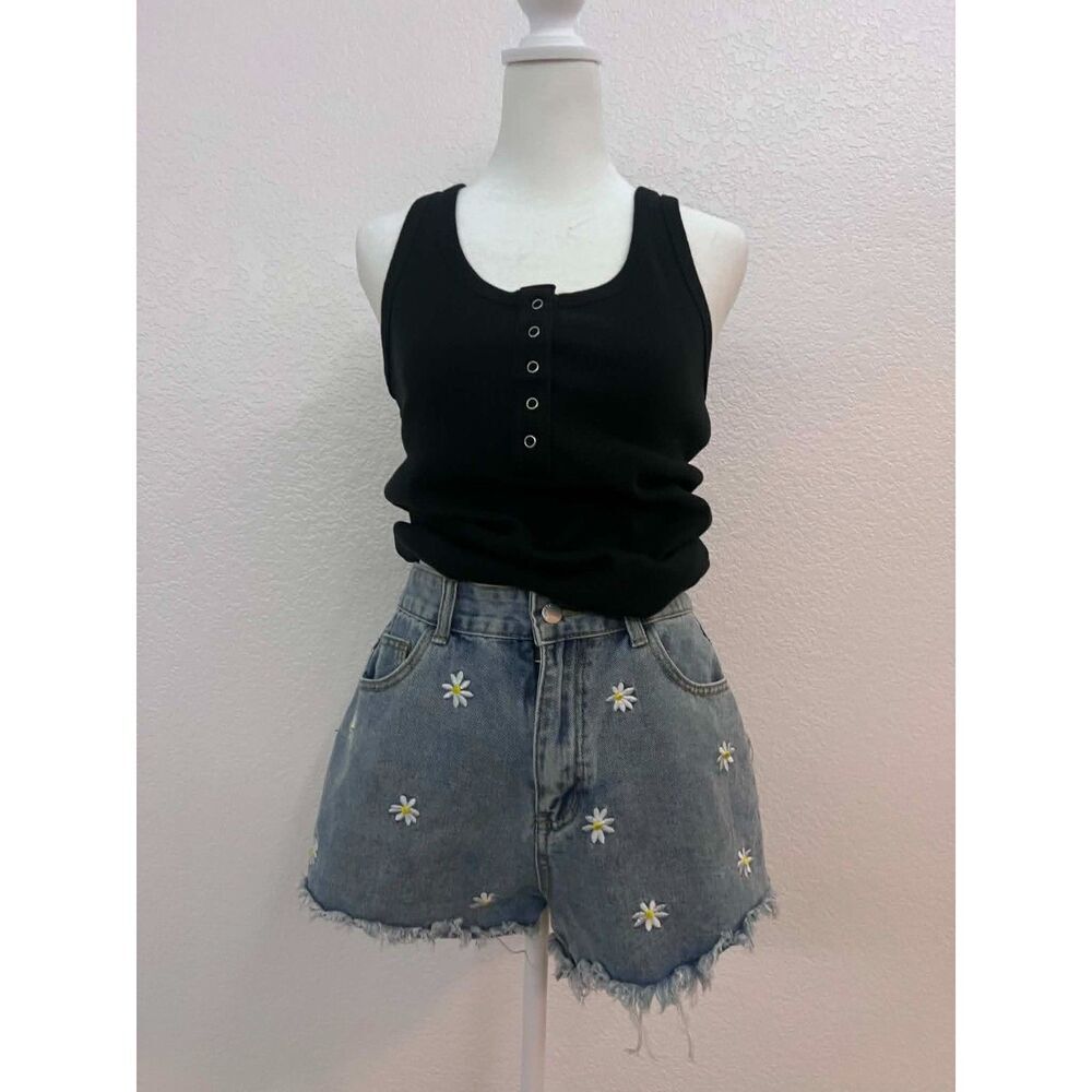 SHEIN Daisy Embroidered High Rise Denim Shorts Women’s Medium Frayed Jean Shorts